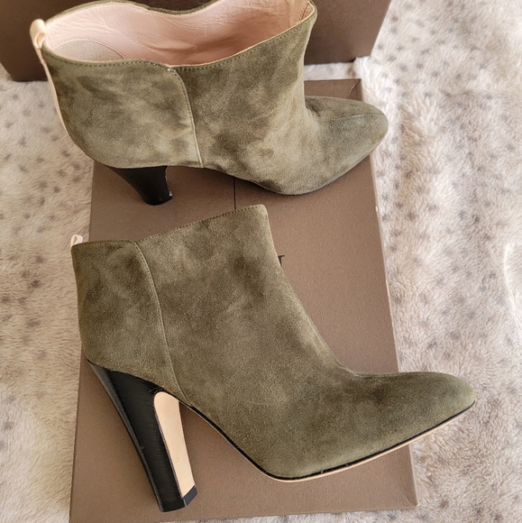 SJP by Sarah Jessica Parker Serge ankle bootie in olive green suede, 6.5 - Picture 7 of 13